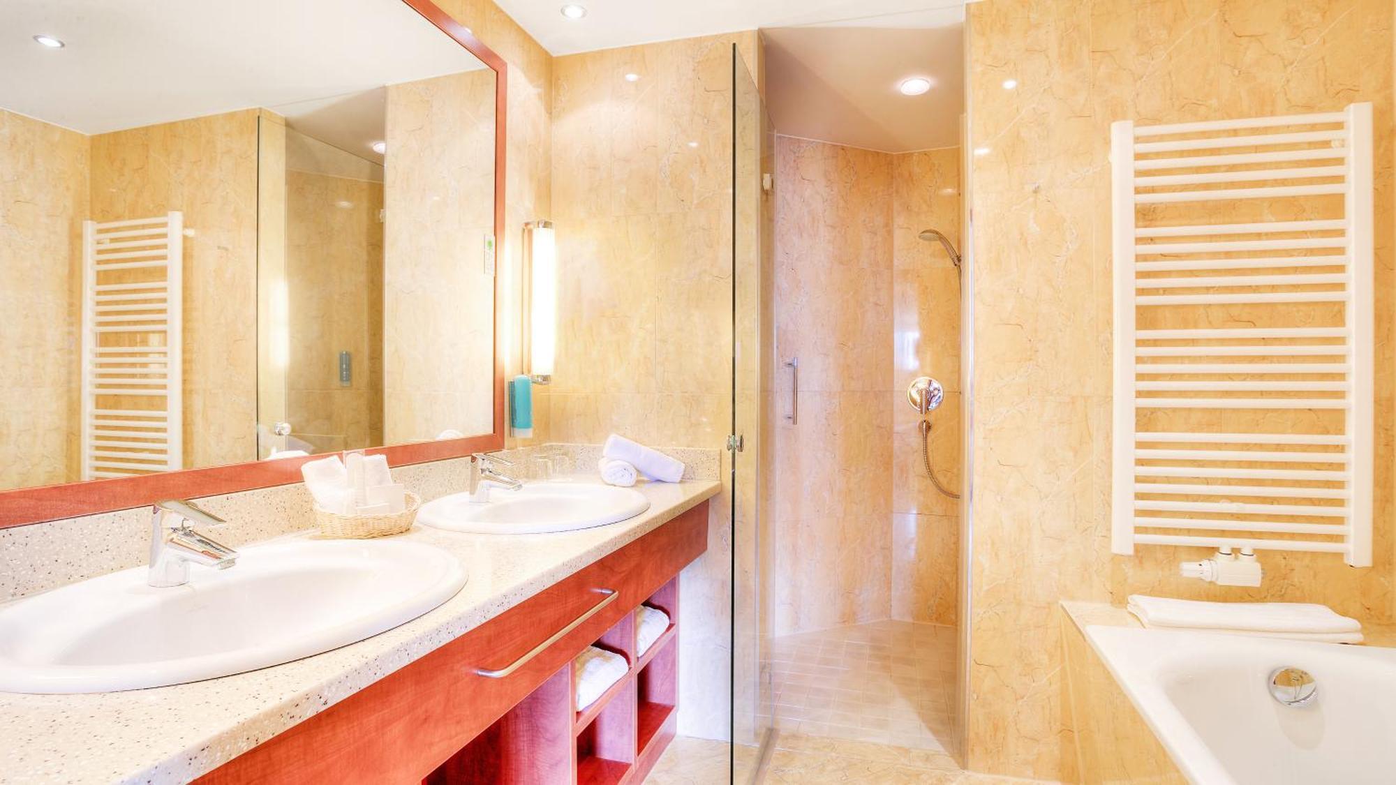 הרינגסדורף Hotel Zur Post - Ein Rovell Hotel מראה חיצוני תמונה