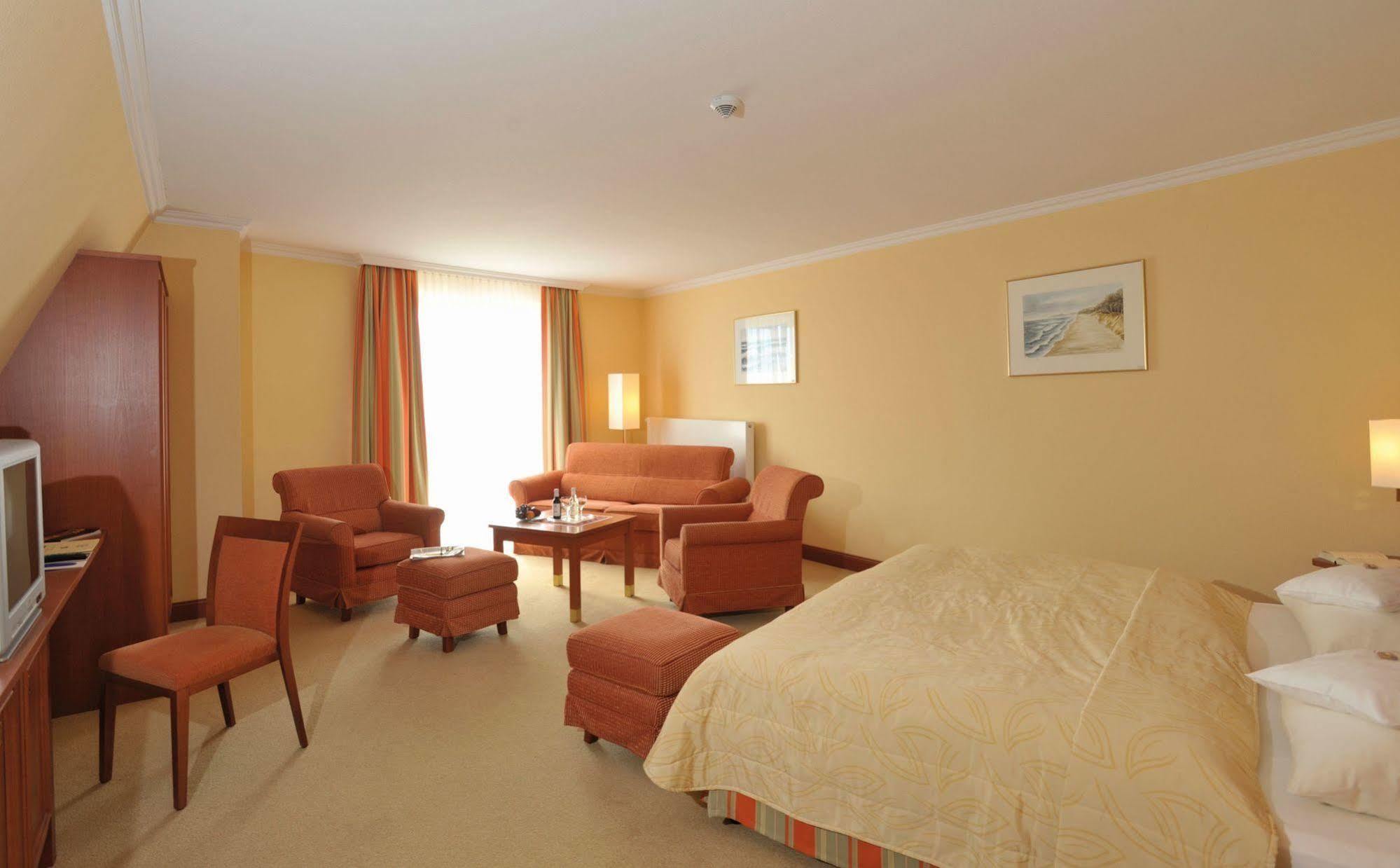 הרינגסדורף Hotel Zur Post - Ein Rovell Hotel מראה חיצוני תמונה