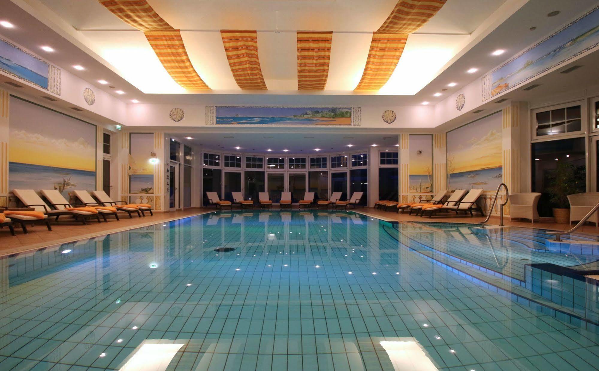 הרינגסדורף Hotel Zur Post - Ein Rovell Hotel מראה חיצוני תמונה